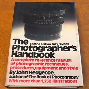 The Photographer's Handbook by John Hedgecoe
